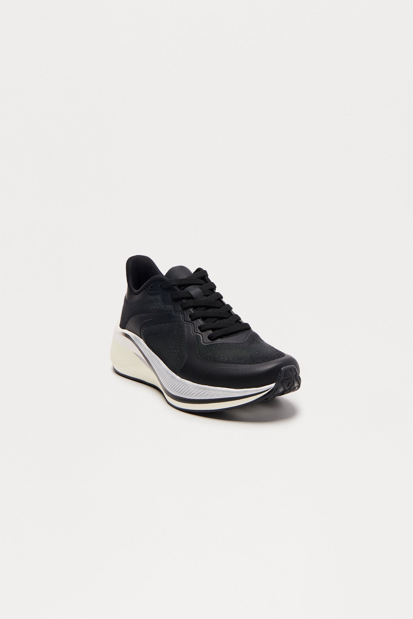Momentum Knit Low Top Sneakers - Black